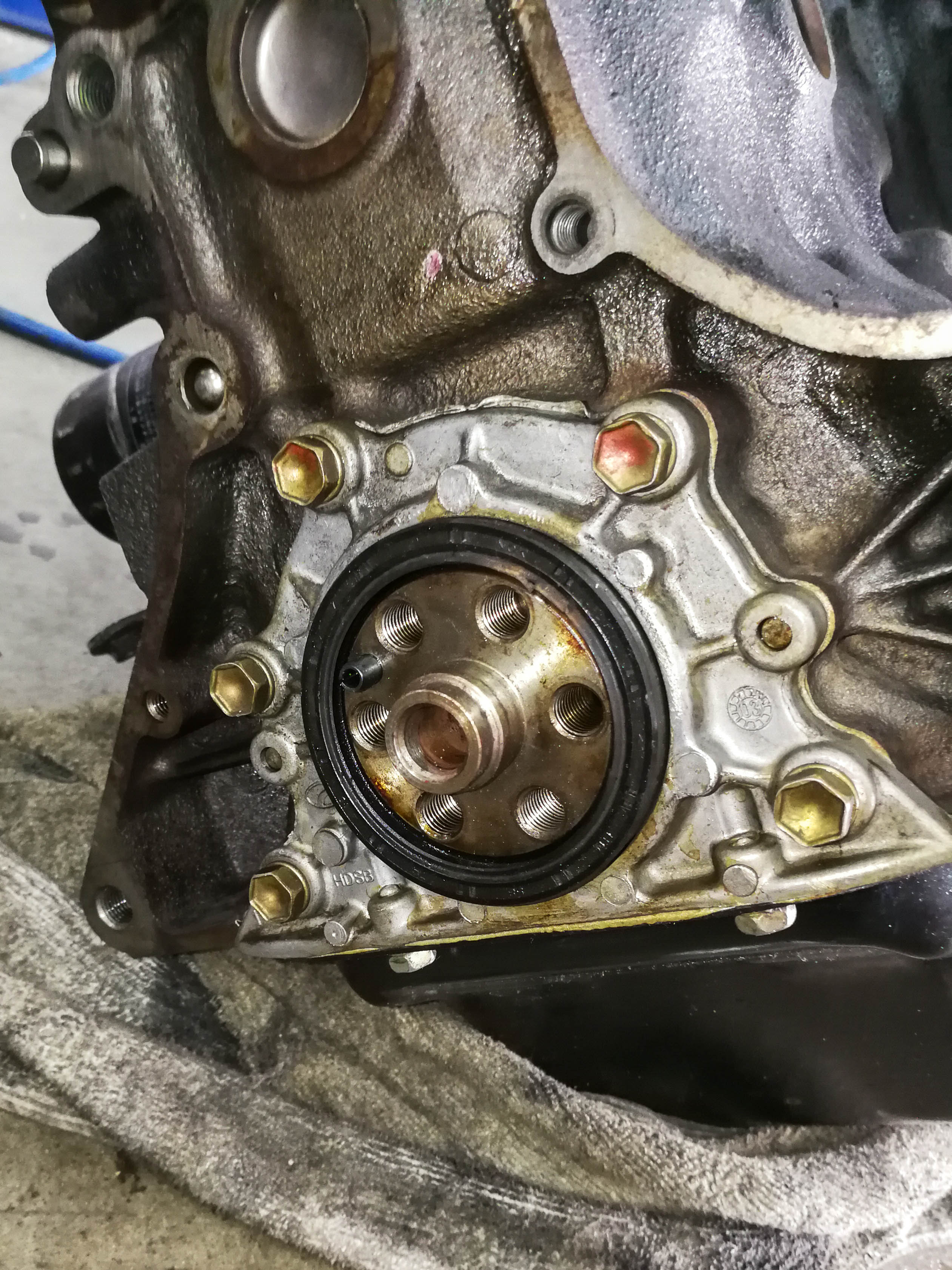 Perodua Kelisa Repair Engine oil leaking – Mr. Mo Workshop